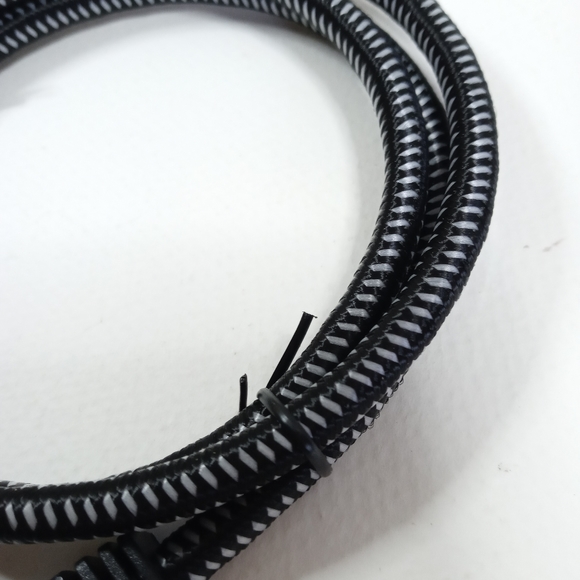 Amazon Basics Cat 7 Braided High-Speed Gigabit Ethernet Patch Internet Cable 3ft - Picture 3 of 5